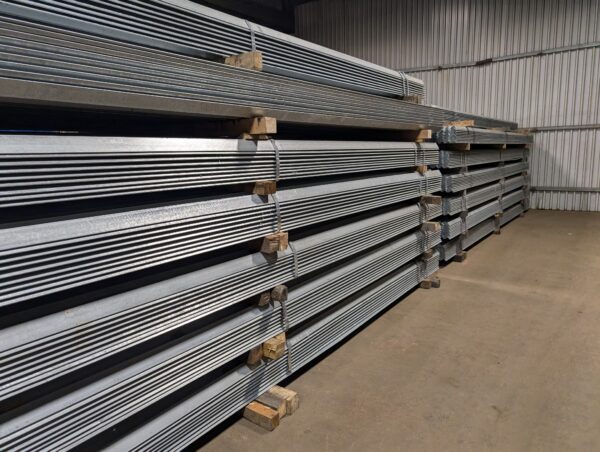 Bundles of Galvanized Steel Angle